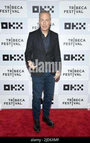 New York, Stati Uniti. 18th giugno 2022. L'attore Bob Odenkirk partecipa alla Premiere 'Better Call Saul' durante il 2022 Tribeca Festival al BMCC Tribeca PAC di New York, NY, 18 giugno 2022. (Foto di Anthony Behar/Sipa USA) Credit: Sipa USA/Alamy Live News Foto Stock