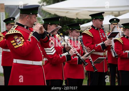 Ascot, Berkshire, Regno Unito. 18th giugno 2022. Musica per gli ospiti al Royal Ascot oggi. Credit: Maureen McLean/Alamy Live News Foto Stock