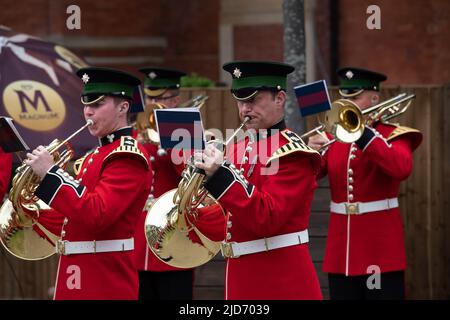 Ascot, Berkshire, Regno Unito. 18th giugno 2022. Musica per gli ospiti al Royal Ascot oggi. Credit: Maureen McLean/Alamy Live News Foto Stock