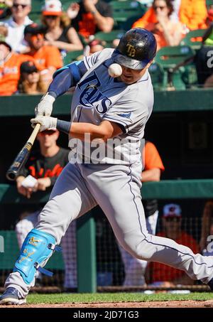 Baltimora, Stati Uniti. 18th giugno 2022. BALTIMORE, MD - 18 GIUGNO: Tampa Bay Rays First Baseman Ji-Man Choi (26) taglia la palla durante una partita MLB tra i Baltimore Orioles e i Tampa Bay Rays, il 18 giugno 2022, all'Orioles Park a Camden Yards, a Baltimora, Maryland. (Foto di Tony Quinn/SipaUSA) Credit: Sipa USA/Alamy Live News Foto Stock