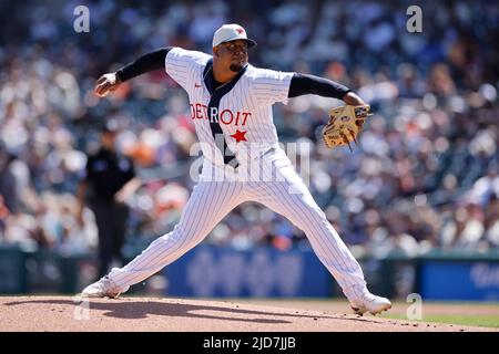 DETROIT, mi - 18 GIUGNO: Il lanciatore titolare dei Detroit Tigers Rony Garcia (51) lancia contro i Texas Rangers al Comerica Park il 18 giugno 2022 a Detroit, Michigan. (Joe Robbins/immagine dello sport) Foto Stock