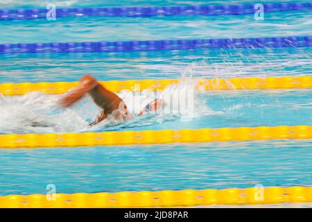 BUDAPEST, UNGHERIA - GIUGNO 19: Simona Quadarella d'Italia in competizione al Freestyle 1500m delle Donne durante i campionati mondiali di acquatica FINA alla Duna Arena il 19 Giugno 2022 a Budapest, Ungheria (Foto di Nikola Krstic/Orange Pictures) Foto Stock