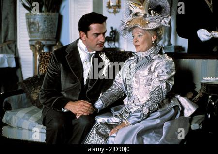 EVERETT, DENCH, L'IMPORTANZA DI ESSERE SERI, 2002, Foto Stock