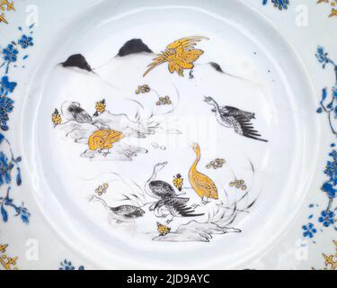 Antico Cinese 18th secolo Esporta piatto di porcellana con oche. Periodo Qianlong Foto Stock