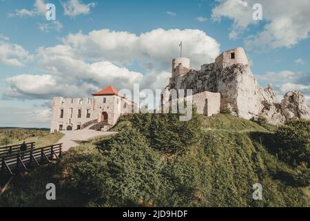 Rovine del castello medievale a Rabsztyn. Cracovia - Czestochowa Upland, Polonia. Foto Stock