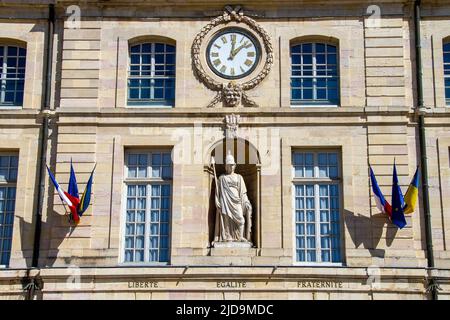 Dijon, Francia, 16 aprile 2022. Orologio nel Palazzo dei Duchi ed Estates di Borgogna. Foto Stock