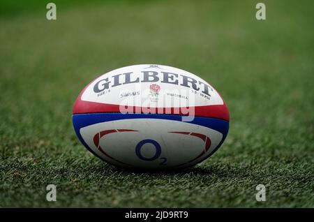 Una vista di una partita di Gilbert prima della partita internazionale allo Stadio di Twickenham, Londra. Data foto: Domenica 19 giugno 2022. Foto Stock