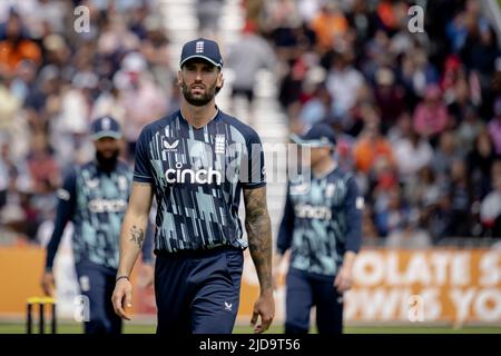 2022-06-19 14:37:22 AMSTELVEEN - Reece Topley d'Inghilterra in azione contro i Paesi Bassi. La squadra olandese di cricket gioca la sua seconda partita contro l'Inghilterra nella ICC Cricket World Cup Super League nell'Amsterdamse Bos, sul sito VRA. Il torneo offre una panoramica della Coppa del mondo, che si svolgerà in India nel 2023. ANP LEVIGATRICE KONING paesi bassi fuori - belgio fuori Foto Stock