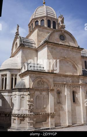 Sibenik, Croazia - 26 maggio 2022, la Cattedrale di San Giacomo (croato: Katedrala sv. Jakova) è una basilica a tre navate Foto Stock