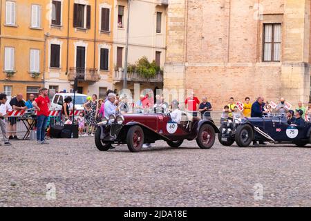 Parma, Italiy - 06, 18, 2022: Gara classica Mille Miglie 2022, Foto Stock