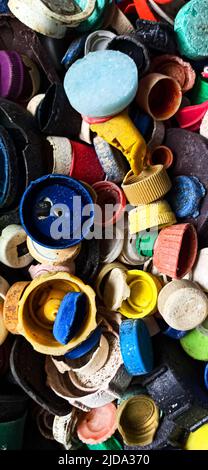 Una quantità incredibile di rifiuti finisce in acqua dopo l'attività umana e questa è una foto della spazzatura catturata dall'Oceano Atlantico Foto Stock