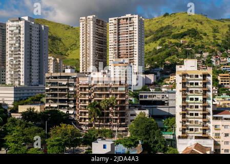 Vista degli edifici in Nova Iguacu City, area metropolitana di Rio de Janeiro Foto Stock