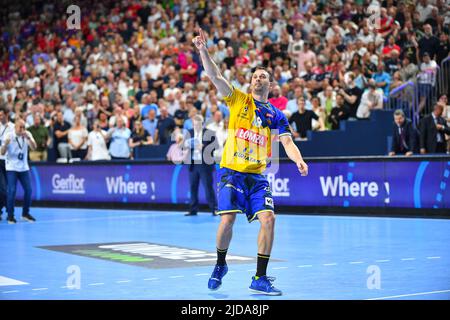 Colonia, Germania. 19th giugno 2022. Igor Karacic durante la partita di pallamano EHF Champions League tra Barca e Lomza vive Kielce il 19 giugno 2022 a Colonia, Germania. (Foto di Andrachiewicz/PressFocus/SIPA USA) France OUT, Poland OUTFrance OUT, Poland OUT Credit: Sipa USA/Alamy Live News Foto Stock