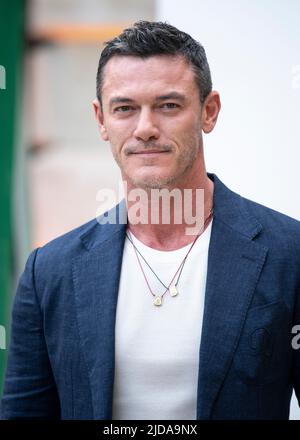 Luke Evan partecipa al Royal Academy of Arts Summer Preview party alla Royal Academy of Arts il 15 giugno 2022 a Londra, Inghilterra Foto Stock