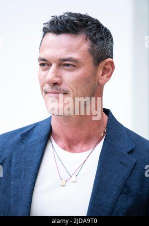 Luke Evan partecipa al Royal Academy of Arts Summer Preview party alla Royal Academy of Arts il 15 giugno 2022 a Londra, Inghilterra Foto Stock