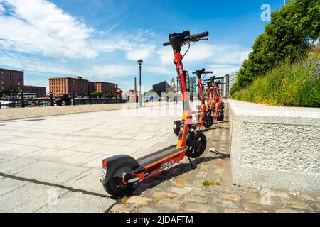 Voi e-scooters a Liverpool, Inghilterra, Regno Unito Foto Stock