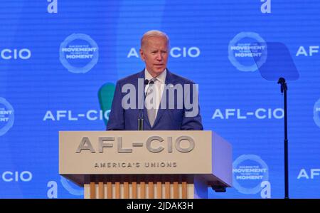 PHILADELPHIA, PA, USA - 14 GIUGNO 2022: Il Presidente Joe Biden presenta osservazioni alla Convenzione costituzionale quadriennali AFL-CIO del 29th. Foto Stock