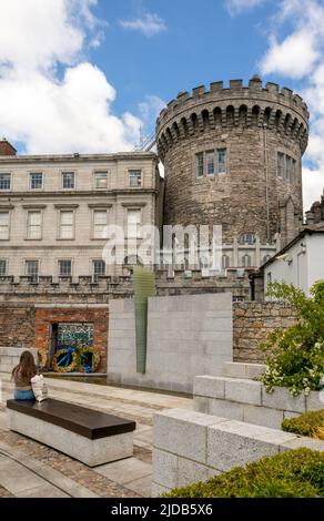 Dublino, Irlanda - 1 giugno 2022: Castello di Dublino e Dubh Linn Garden a Dublino, Irlanda Foto Stock