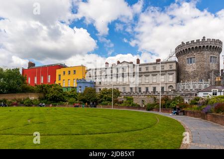 Dublino, Irlanda - 1 giugno 2022: Castello di Dublino e Dubh Linn Garden a Dublino, Irlanda Foto Stock