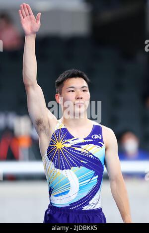 Tokyo, Giappone. 17th giugno 2022. Shunta Iseki Trampoline : le prove del campionato mondiale di Trampoline al Tokyo Metropolitan Gymnasium di Tokyo, Giappone . Credit: Naoki Nishimura/AFLO SPORT/Alamy Live News Foto Stock