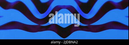 Strisce nere su sfondo blu Foto Stock