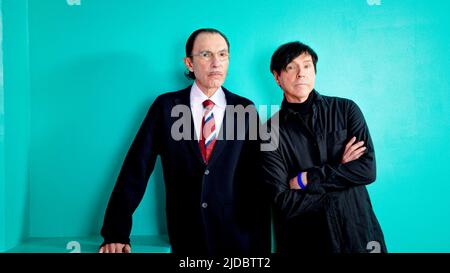 RON MAEL e RUSSELL MAEL nei FRATELLI SCINTILLE (2021), diretto DA EDGAR WRIGHT. Credito: DIRITTI DEI MEDIA CAPITALE / Album Foto Stock