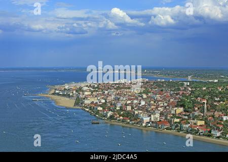 Francia, Aquitania, Arcachon, una stazione balneare della baia di Arcachon (foto aerea), Foto Stock