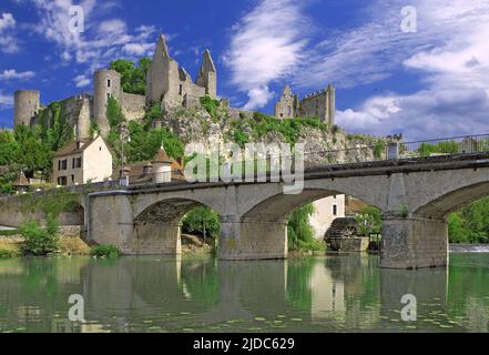 Francia, Vienne Angles-sur-l'Anglin, resti del castello, villaggio etichettato 'Most bei villaggi di Francia' Foto Stock