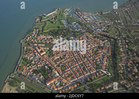 Francia, Charente-Maritime, le Château-d'Oléron cittadella fortificata da Vauban (vista aerea) Foto Stock