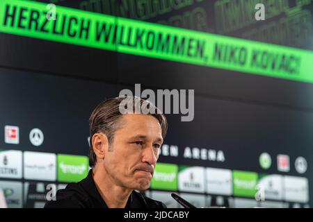 20 giugno 2022, bassa Sassonia, Wolfsburg: Calcio: Bundesliga, conferenza stampa VfL Wolfsburg per introdurre il nuovo allenatore. Parla l'allenatore di Wolfsburg Niko Kovac. Foto: Swen Pförtner/dpa Foto Stock