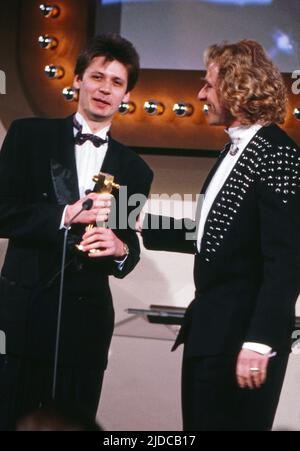 Günther Jauch und Thomas Gottschalk bei der Verleihung der Goldenen Kamera a Berlino, Germania 1986. Foto Stock