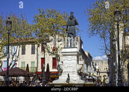 Francia, Gard (30) Aigues-Mortes, la Place Saint-Louis Foto Stock