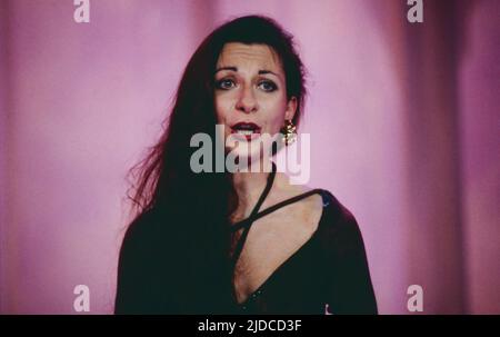 Natalie Dessay, französische Opernsängerin, Koloratursopranistin, hier bei einem Auftritt in Deutschland, circa 1992. Natalie Dessay, cantante lirica francese, soprano Coloratura, esibizione in Germania, circa 1992. Foto Stock