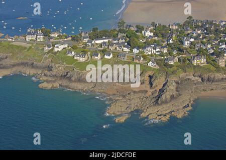 Francia, Ille-et-Vilaine, Saint-Lunaire, punto di Décollé e spiaggia di Saint Lunaire (vista aerea) Foto Stock