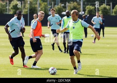 Knokke Heist, Belgio. 20th giugno 2022. Ruud Vormer del Club ha ritratto in azione durante una sessione di allenamento in vista della stagione 2022-2023, della squadra di calcio belga di prima divisione Club Brugge, lunedì 20 giugno 2022 a Knokke-Heist. BELGA PHOTO KURT DESPLENTER Credit: Belga News Agency/Alamy Live News Foto Stock