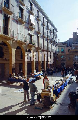 Mercato delle pulci in Piazza Sant Pere. Reus. Provincia di Tarragona. Catalogna. Spagna. Foto Stock