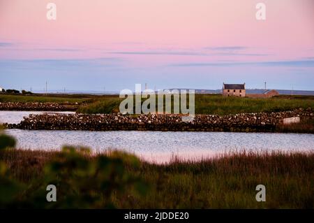 Laguna costiera sull'isola Aran di Inishmore nella baia di Galway, Irlanda. Foto Stock