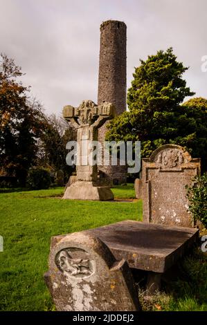 Torre rotonda medievale nella storica Kells, Irlanda. Foto Stock