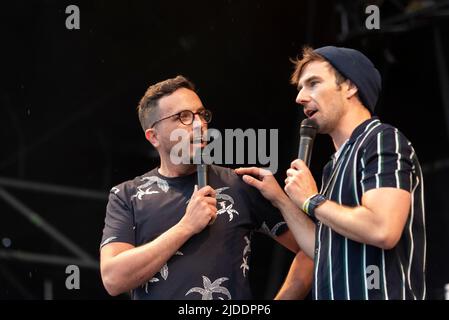 Ross McGrane & John Oakes presenta al festival pop Fantasia a Promenade Park, Maldon, Essex, Regno Unito Foto Stock