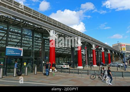 Rete principale ingresso ferroviario a Liverpool Lime Street, stazione ferroviaria principale, Merseyside, Inghilterra, Regno Unito, L1 1JD Foto Stock