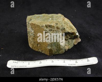 Cordierite. Minerali. Nord America; USA; Connecticut; Contea di Litchfield; Litchfield Foto Stock