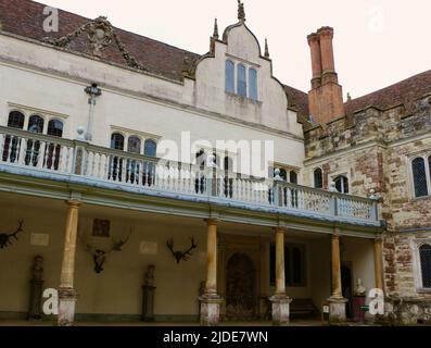 Vista esterna della casa signorile Knole House vicino a Sevenoaks Kent Inghilterra Regno Unito Foto Stock