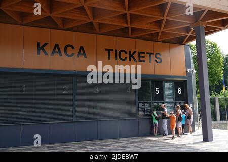 Kiev, Ucraina 6 luglio 2021: Ingresso allo zoo nel centro di Kiev Foto Stock