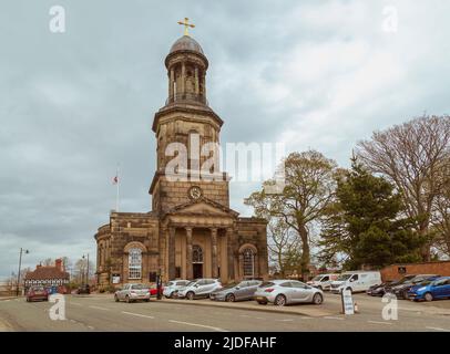 La chiesa di St Chads a Shrewsbury offre un punto di riferimento distintivo nella città. È la chiesa dove Charles Darwin fu battezzato nel 1809. Foto Stock