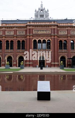 Magnifico Victoria and Albert Museum nel centro di Londra, Inghilterra Foto Stock