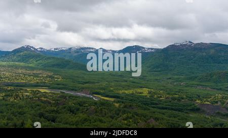 Paesaggi dello stato di Washington vicino a Mount St Helens in una giornata di nebbia nel giugno del 2022 Foto Stock