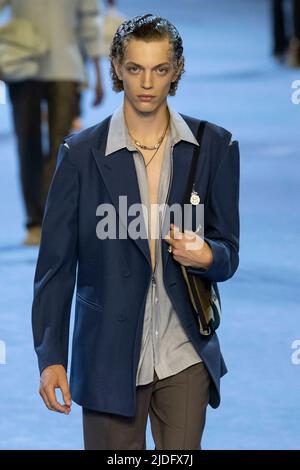 Milano, Italia. 18th giugno 2022. PISTA FENDI SS23 durante la settimana della Moda di Milano il 2022 giugno - Milano, Italia. 18/06/2022 Credit: dpa/Alamy Live News Foto Stock