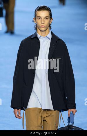 Milano, Italia. 18th giugno 2022. PISTA FENDI SS23 durante la settimana della Moda di Milano il 2022 giugno - Milano, Italia. 18/06/2022 Credit: dpa/Alamy Live News Foto Stock