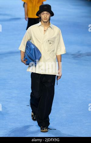Milano, Italia. 18th giugno 2022. PISTA FENDI SS23 durante la settimana della Moda di Milano il 2022 giugno - Milano, Italia. 18/06/2022 Credit: dpa/Alamy Live News Foto Stock