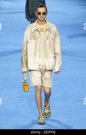 Milano, Italia. 18th giugno 2022. PISTA FENDI SS23 durante la settimana della Moda di Milano il 2022 giugno - Milano, Italia. 18/06/2022 Credit: dpa/Alamy Live News Foto Stock
